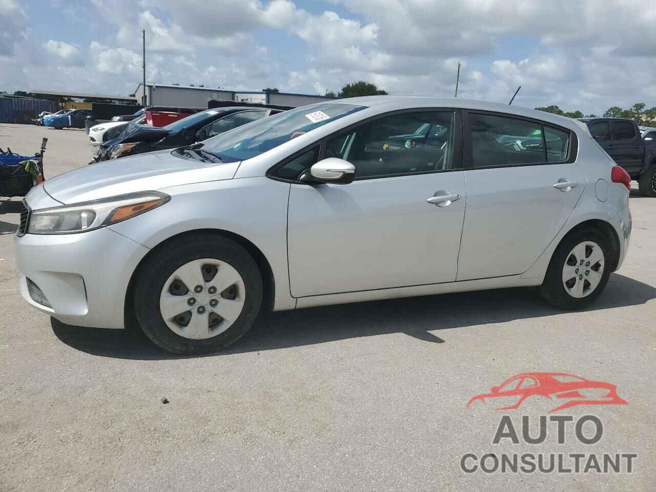 KIA FORTE 2017 - KNAFK5A83H5711628