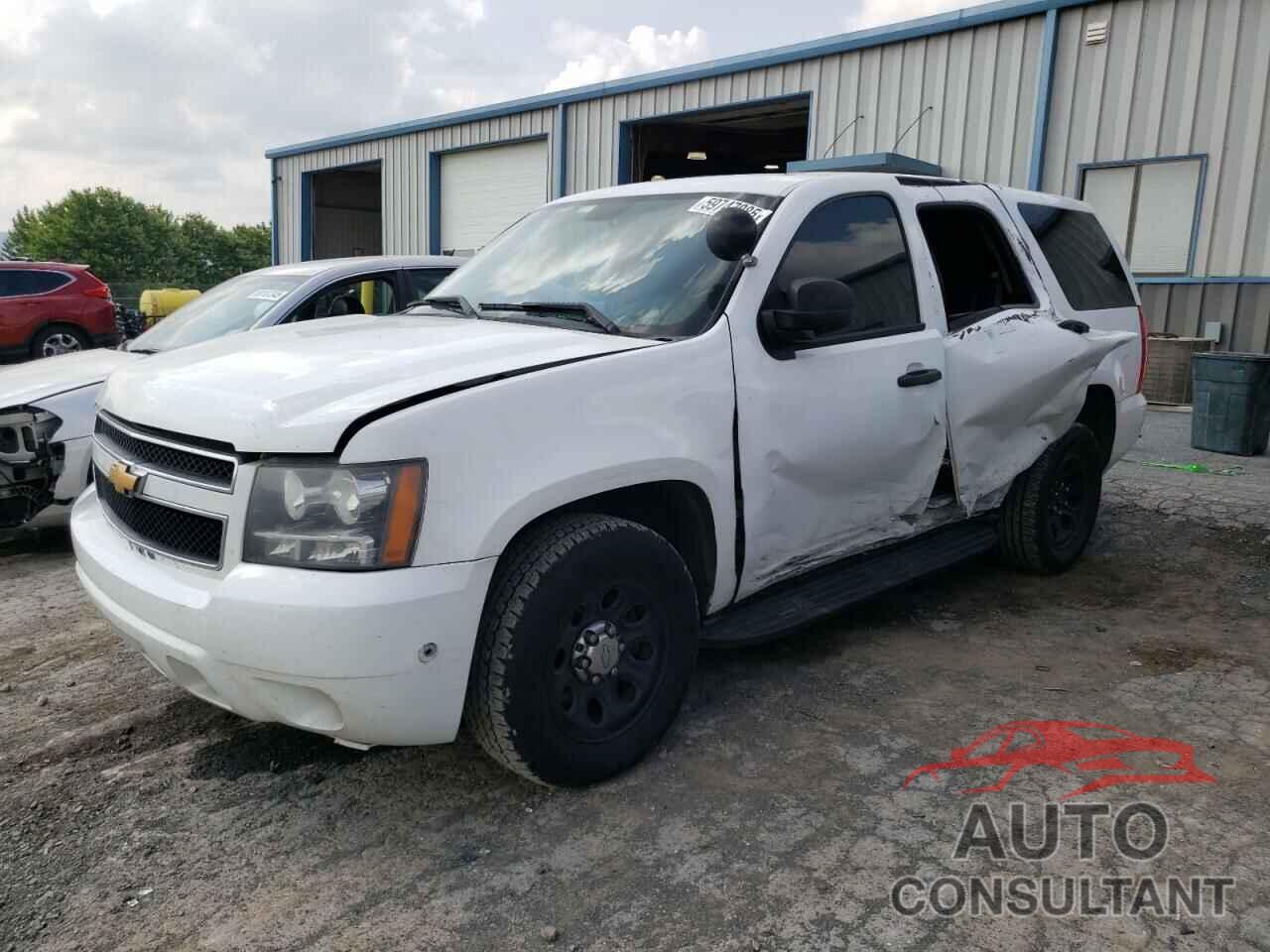 CHEVROLET TAHOE 2013 - 1GNLC2E05DR328838