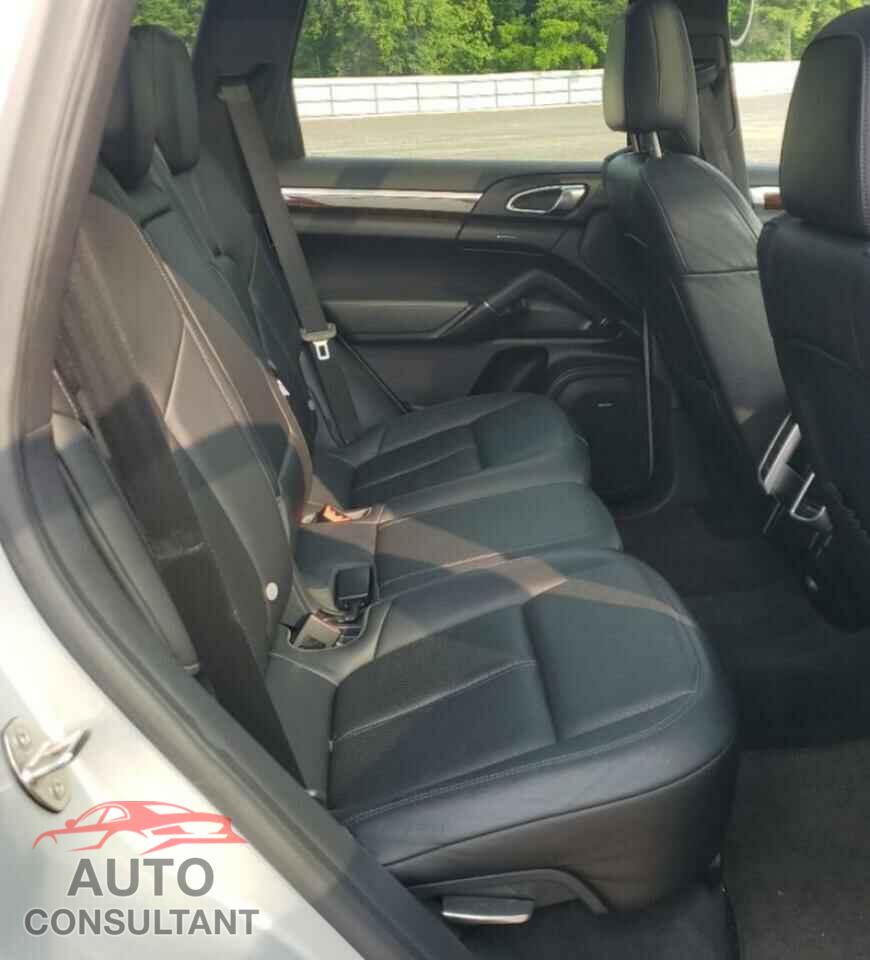 PORSCHE CAYENNE 2013 - WP1AA2A28DLA08184