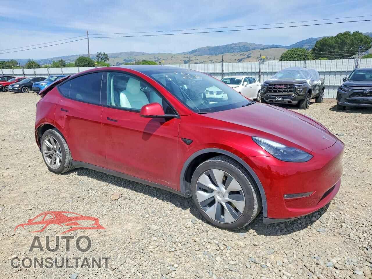 TESLA MODEL Y 2024 - 7SAYGAEE6RF069513
