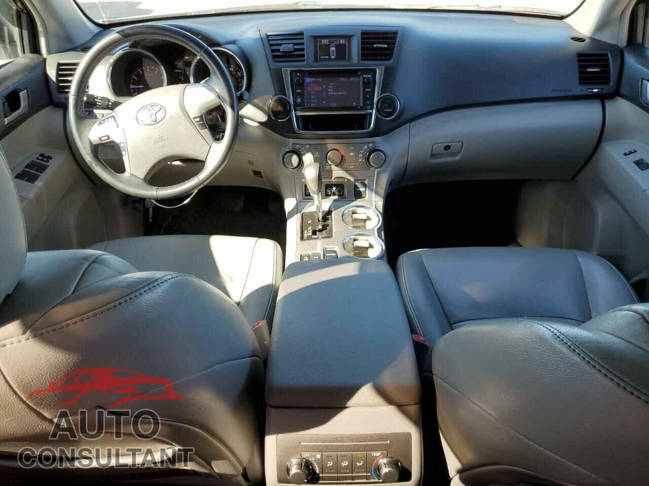 TOYOTA HIGHLANDER 2013 - 5TDBK3EH8DS248924