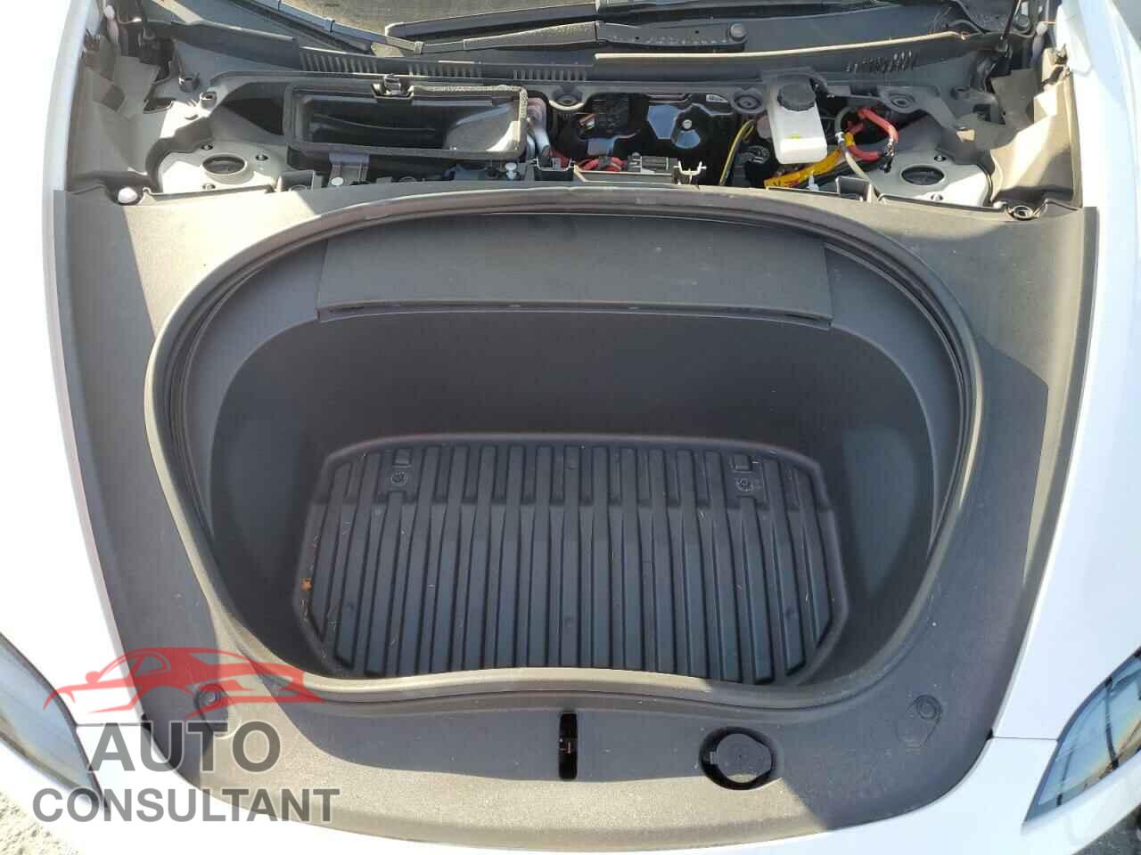 TESLA MODEL 3 2024 - 5YJ3E1EB9RF759355