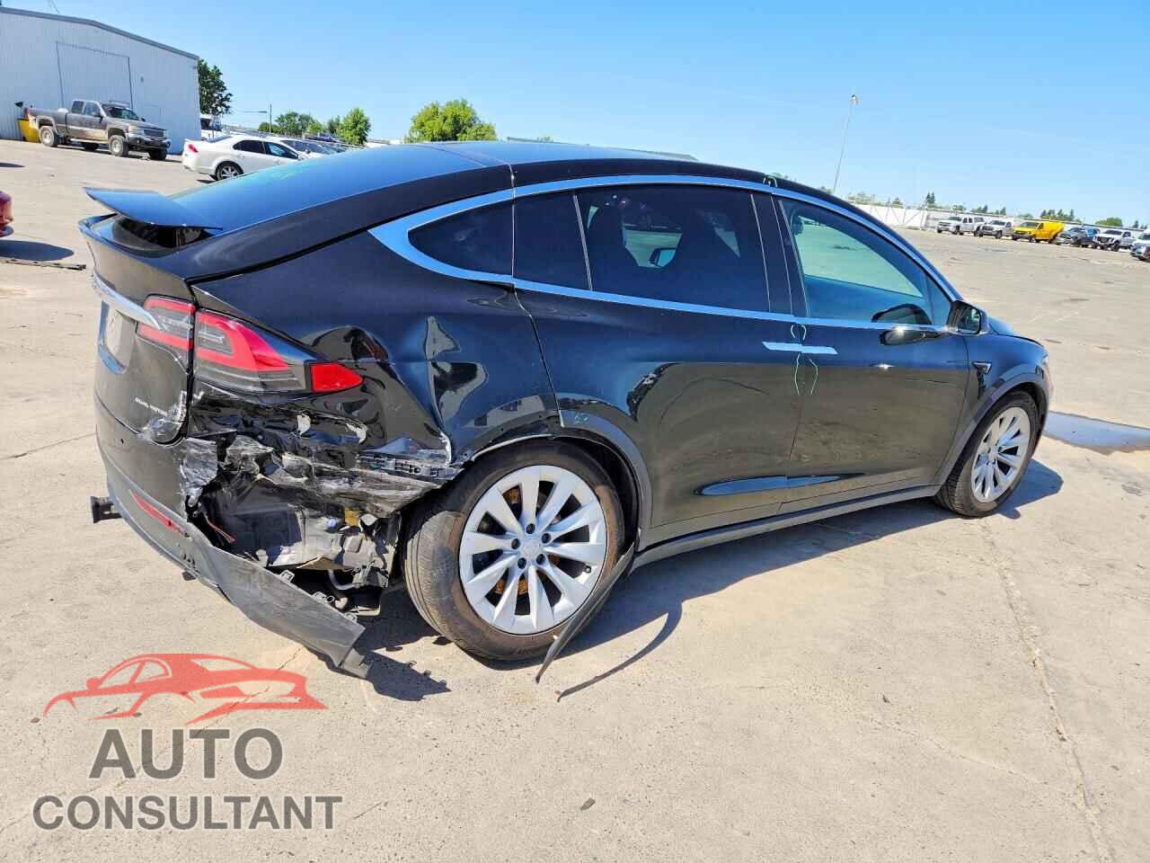 TESLA MODEL X 2019 - 5YJXCAE27KF211593