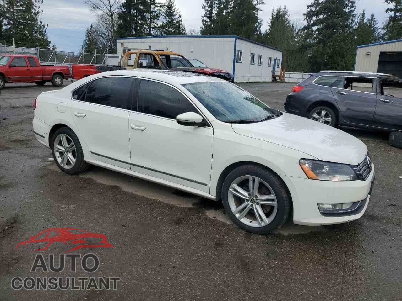 VOLKSWAGEN PASSAT 2012 - 1VWBN7A34CC061668