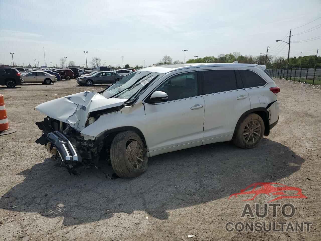 TOYOTA HIGHLANDER 2018 - 5TDJZRFH7JS834678