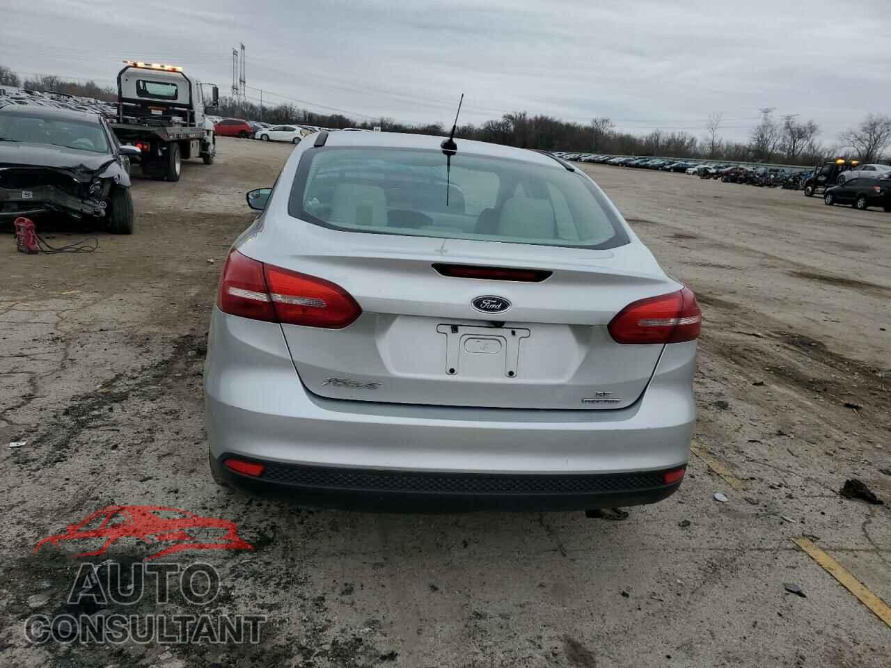 FORD FOCUS 2015 - 1FADP3F29FL370335