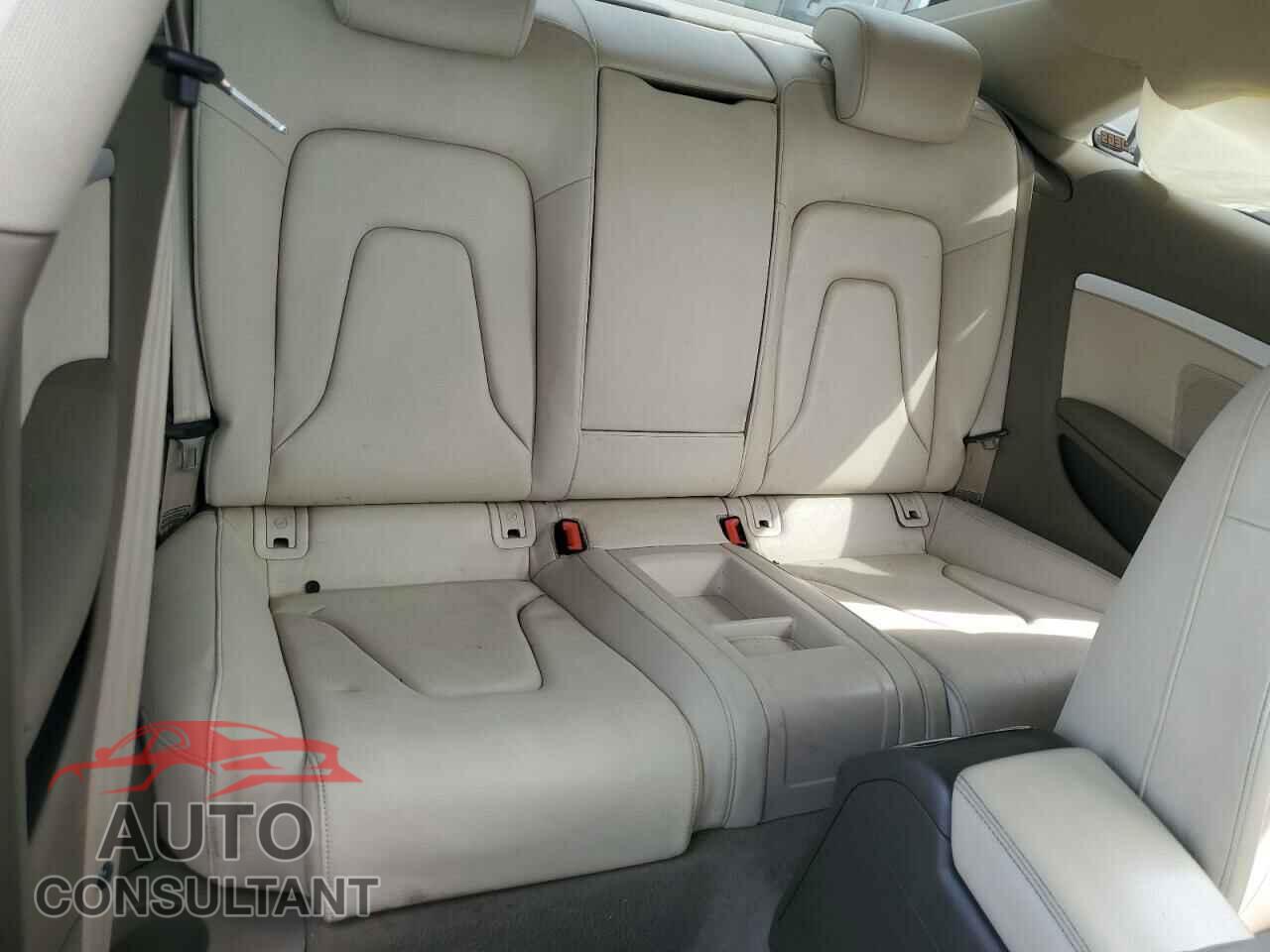 AUDI A5 2011 - WAUCFAFR9BA014688