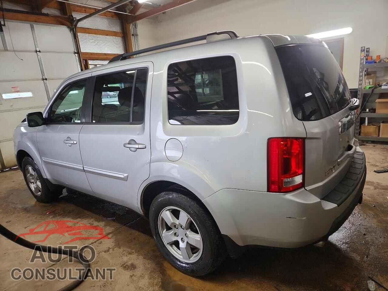HONDA PILOT 2011 - 5FNYF4H75BB012143