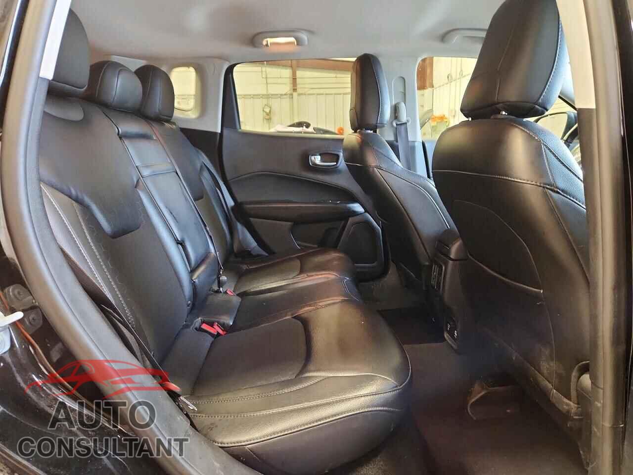 JEEP COMPASS 2018 - 3C4NJDBB7JT453903