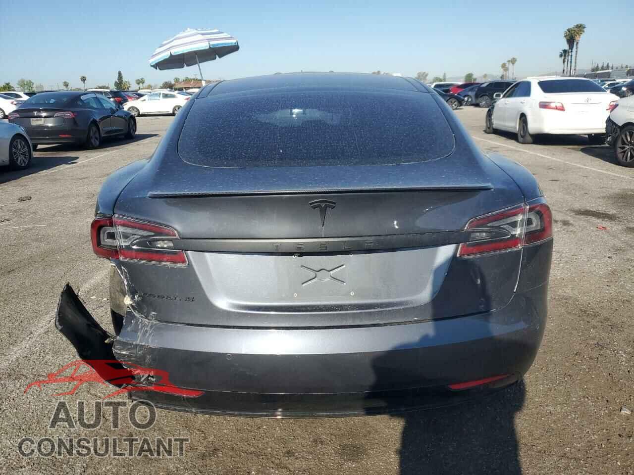 TESLA MODEL S 2017 - 5YJSA1E23HF199497