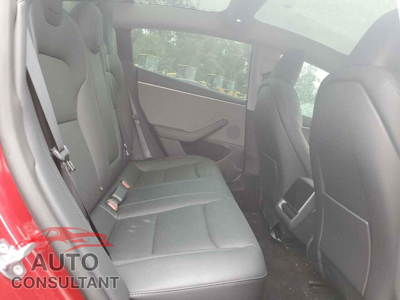 TESLA MODEL 3 2025 - 5YJ3E1EA7SF938944