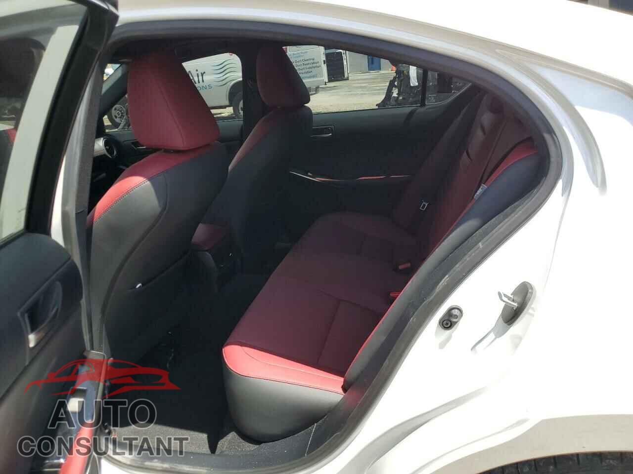 LEXUS IS 2021 - JTHCA1D27M5112751