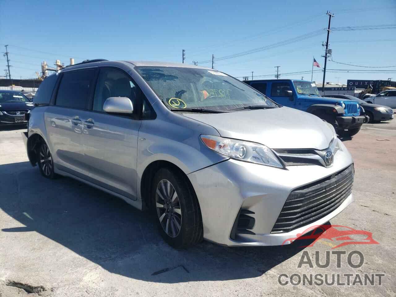 TOYOTA SIENNA 2018 - 5TDJZ3DC9JS194509