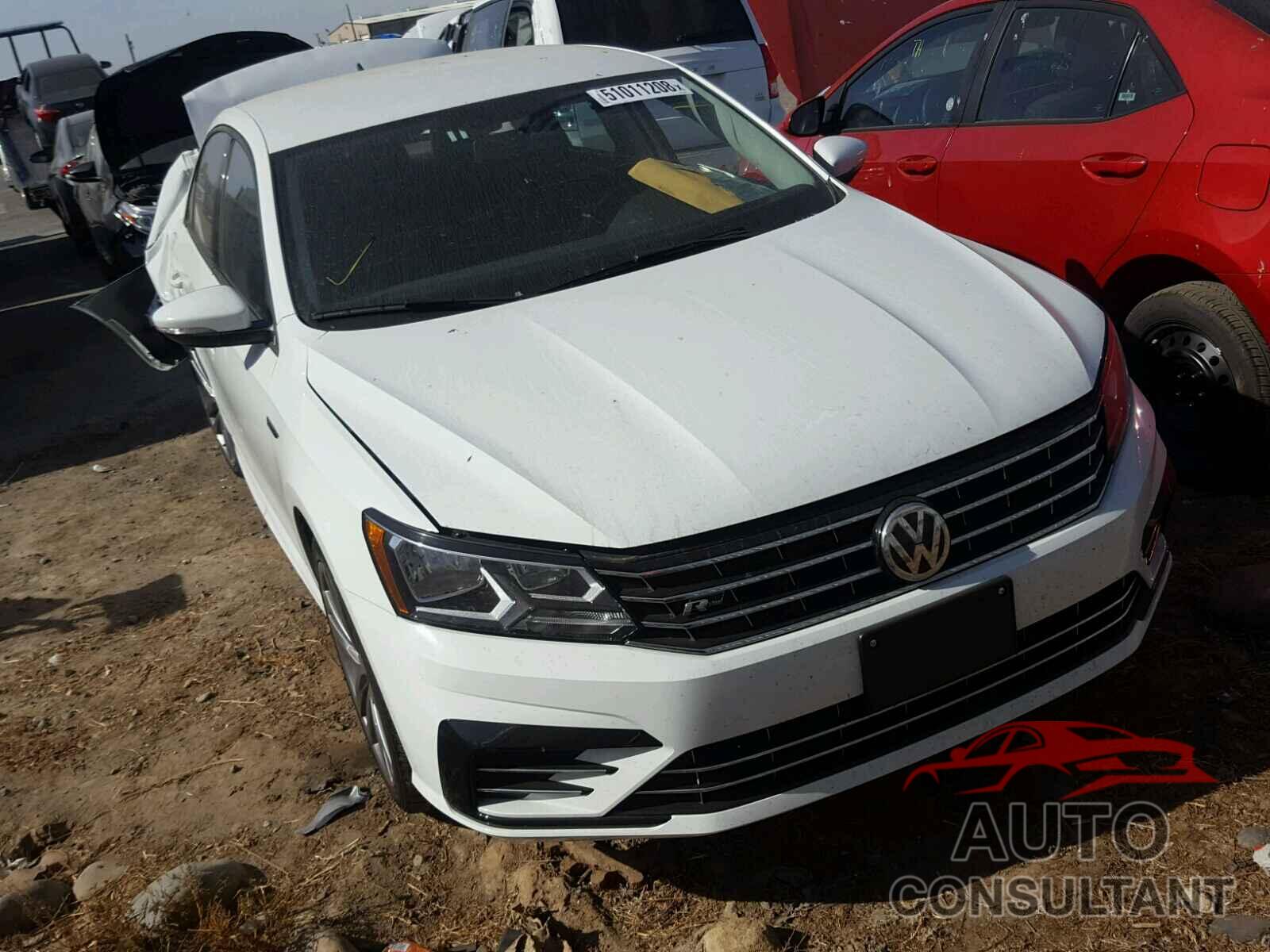 VOLKSWAGEN PASSAT 2018 - 1VWAA7A38JC032002