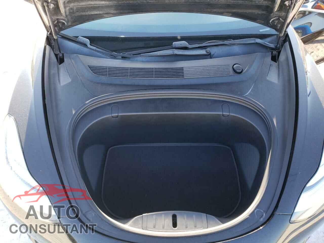 TESLA MODEL 3 2018 - 5YJ3E1EA7JF095259
