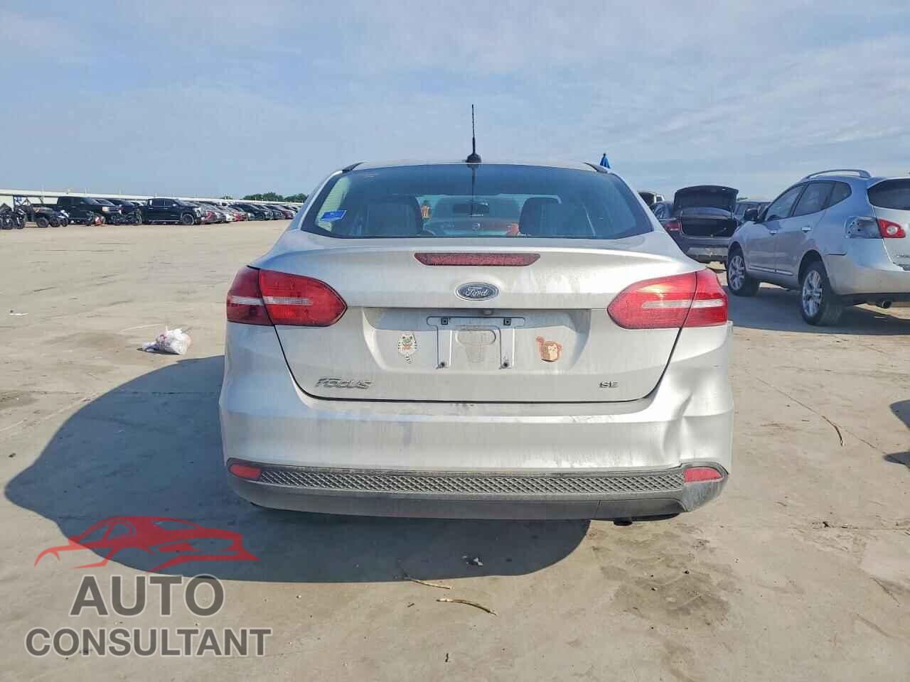 FORD FOCUS 2018 - 1FADP3F24JL329121