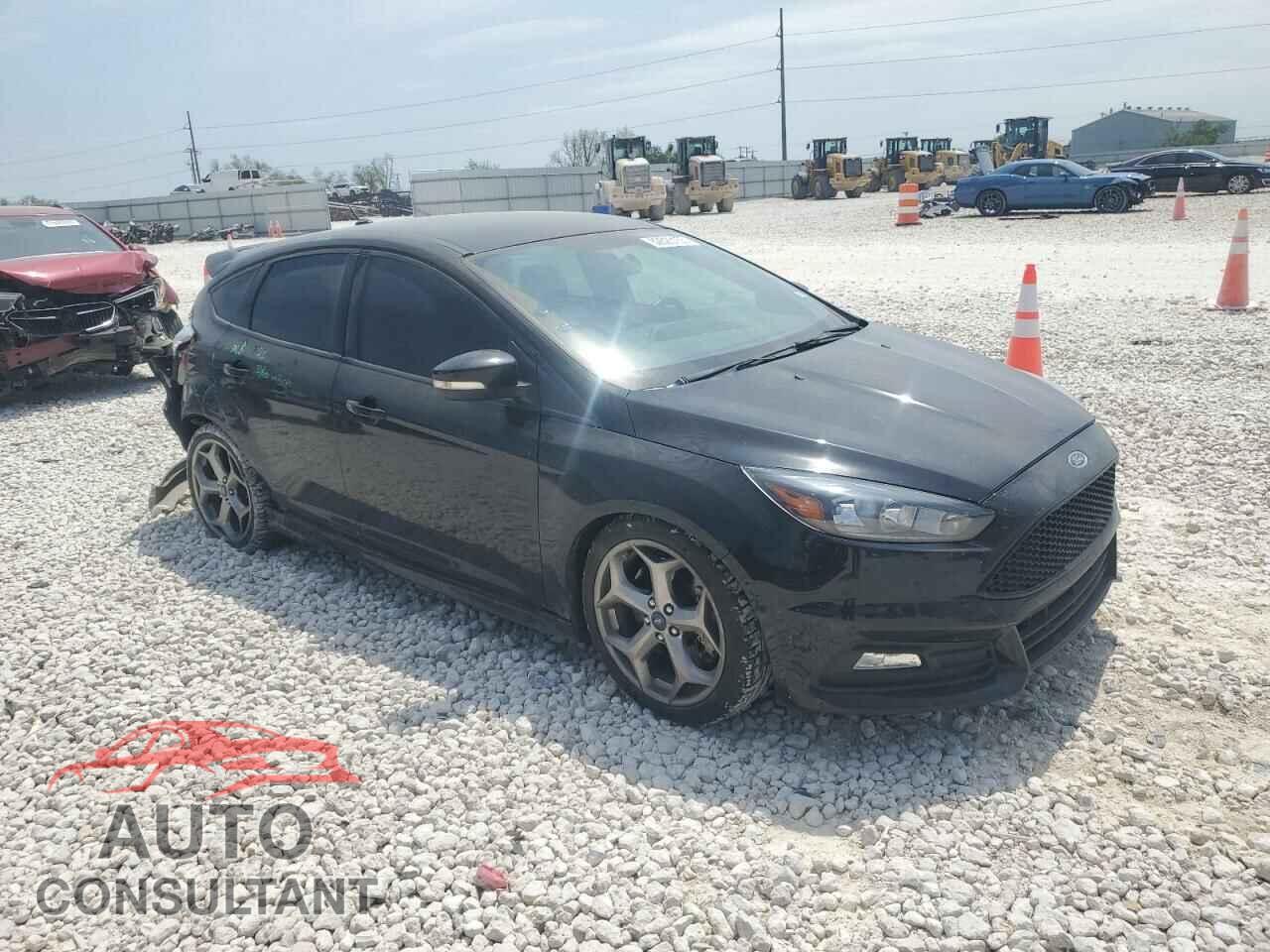 FORD FOCUS 2018 - 1FADP3L98JL216595