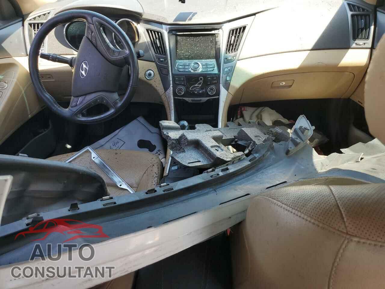 HYUNDAI SONATA 2013 - KMHEC4A48DA069584