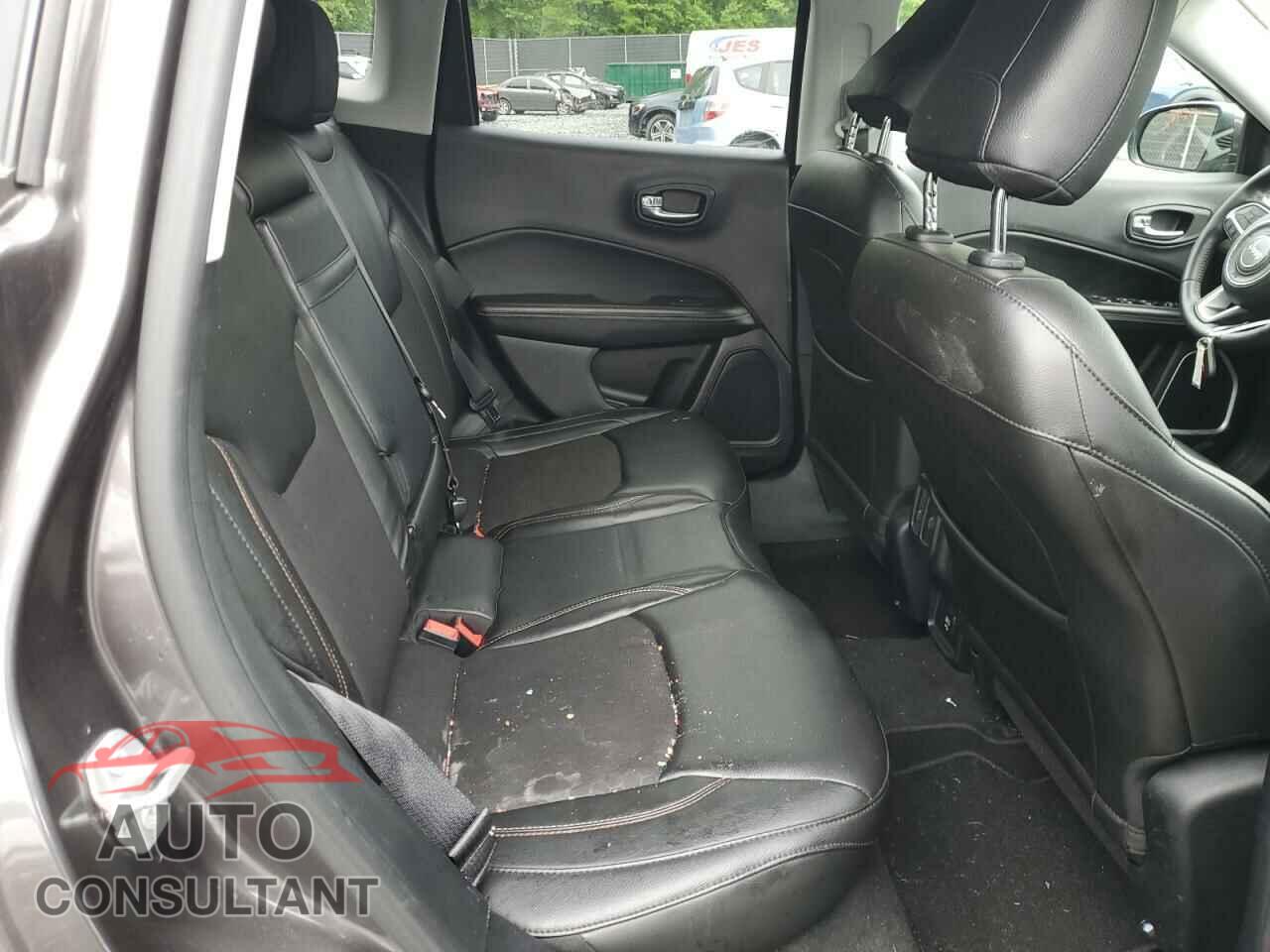 JEEP COMPASS 2018 - 3C4NJDBB9JT283012