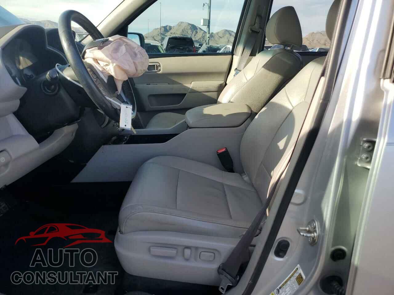 HONDA PILOT 2015 - 5FNYF3H9XFB014875