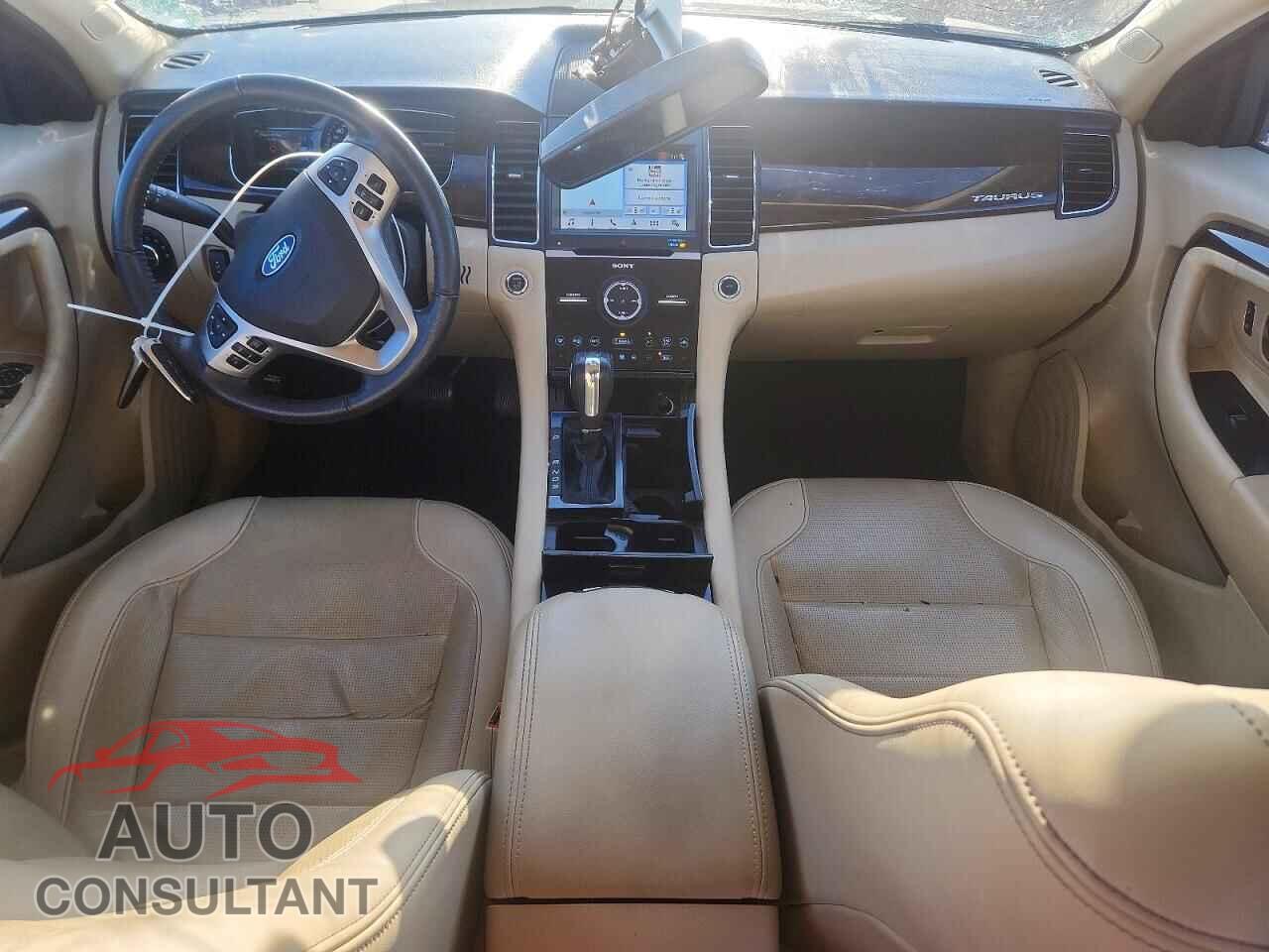 FORD TAURUS 2019 - 1FAHP2F85KG118701