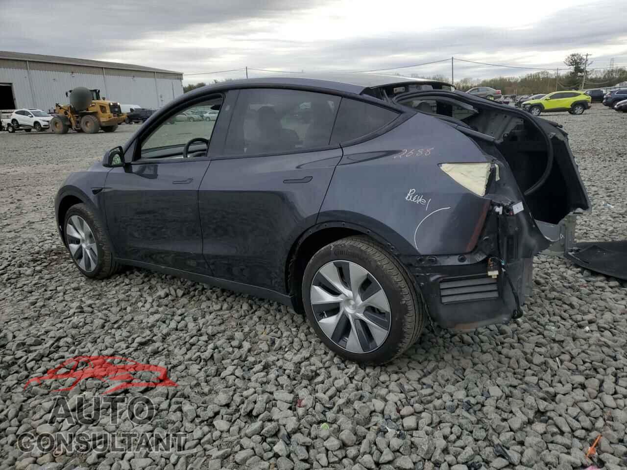 TESLA MODEL Y 2024 - 7SAYGDED5RF009554