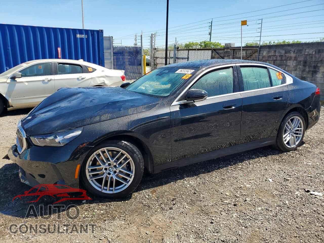 BMW 5 SERIES 2025 - WBA43FJ06SCU04882