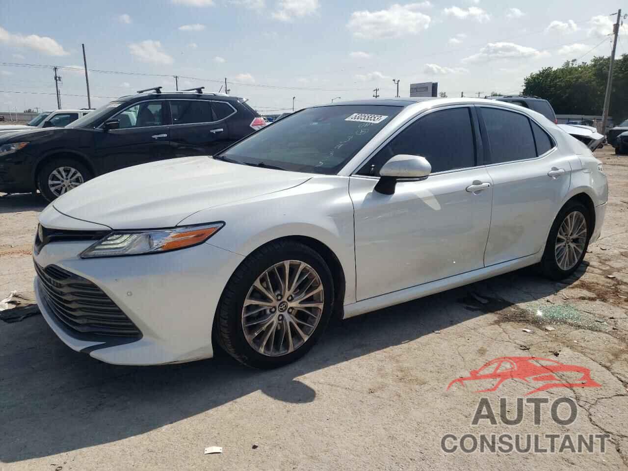 TOYOTA CAMRY 2018 - 4T1B11HK5JU113935