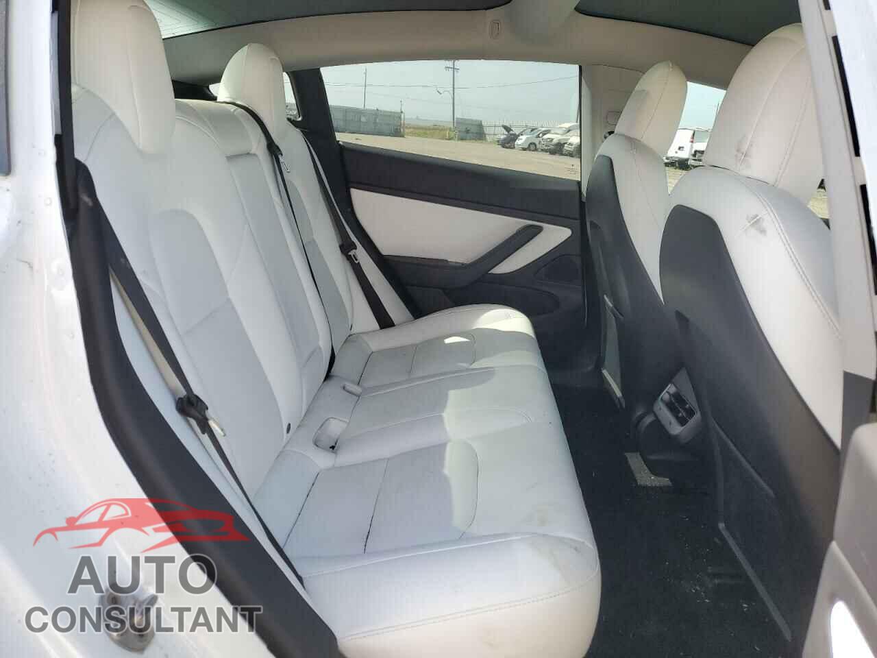 TESLA MODEL 3 2019 - 5YJ3E1EB2KF195120