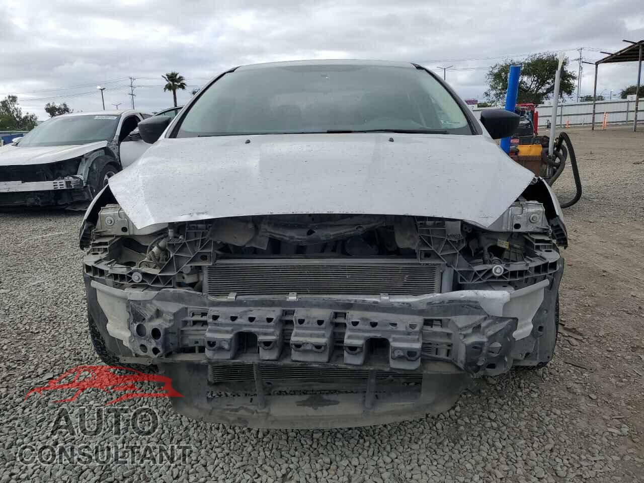 FORD FOCUS 2018 - 1FADP3E21JL270630