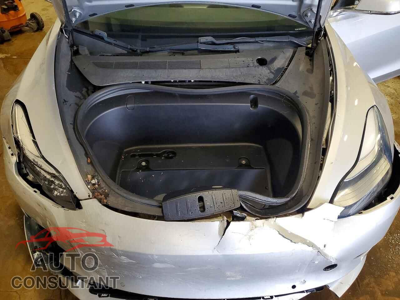 TESLA MODEL 3 2018 - 5YJ3E1EB2JF091094