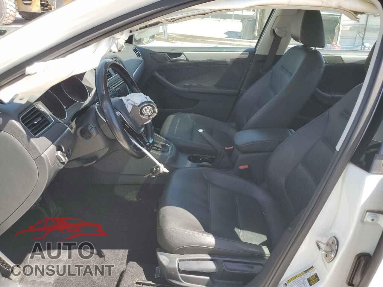 VOLKSWAGEN JETTA 2017 - 3VWDB7AJ9HM360322