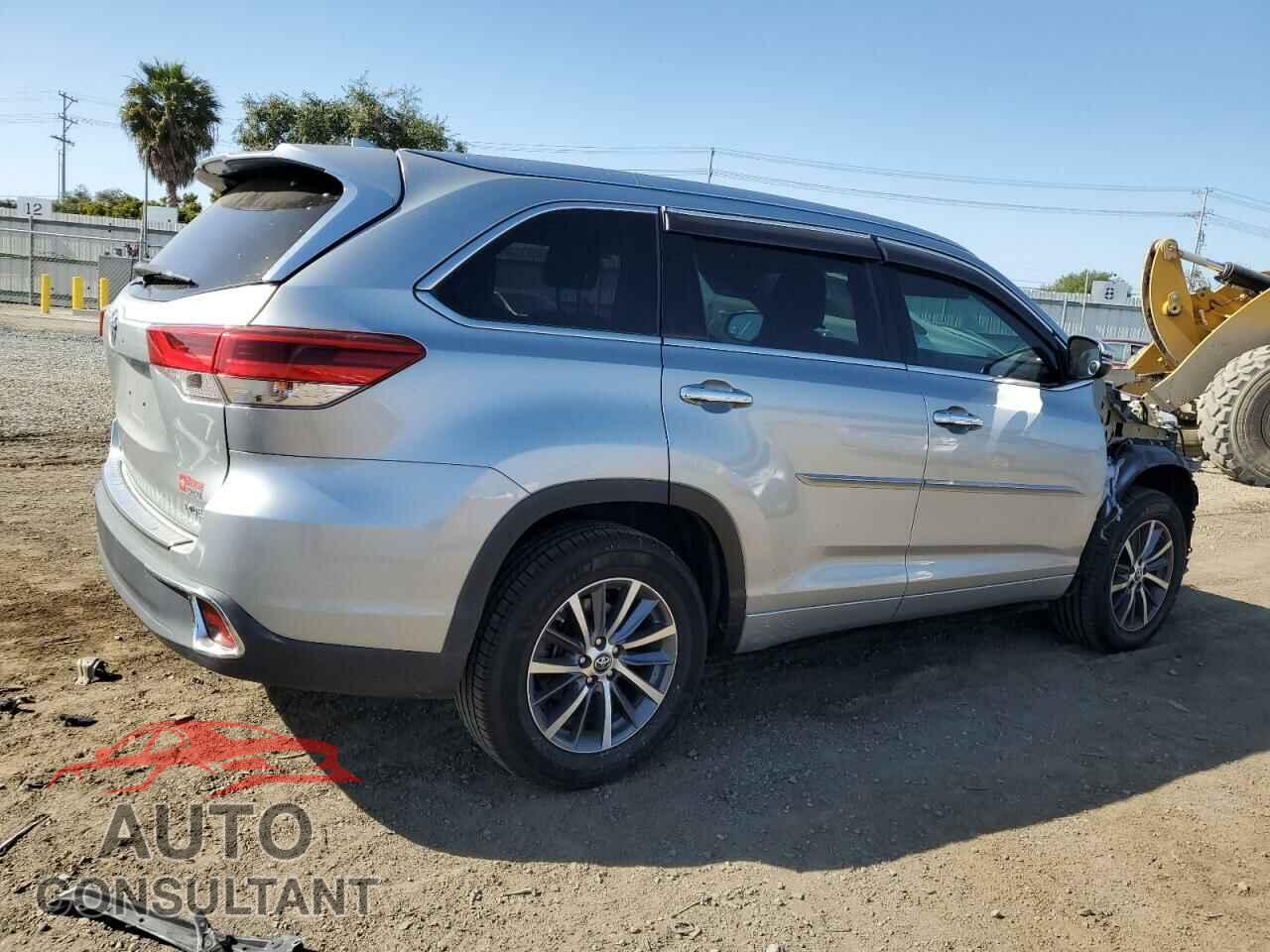 TOYOTA HIGHLANDER 2017 - 5TDKZRFH9HS526099