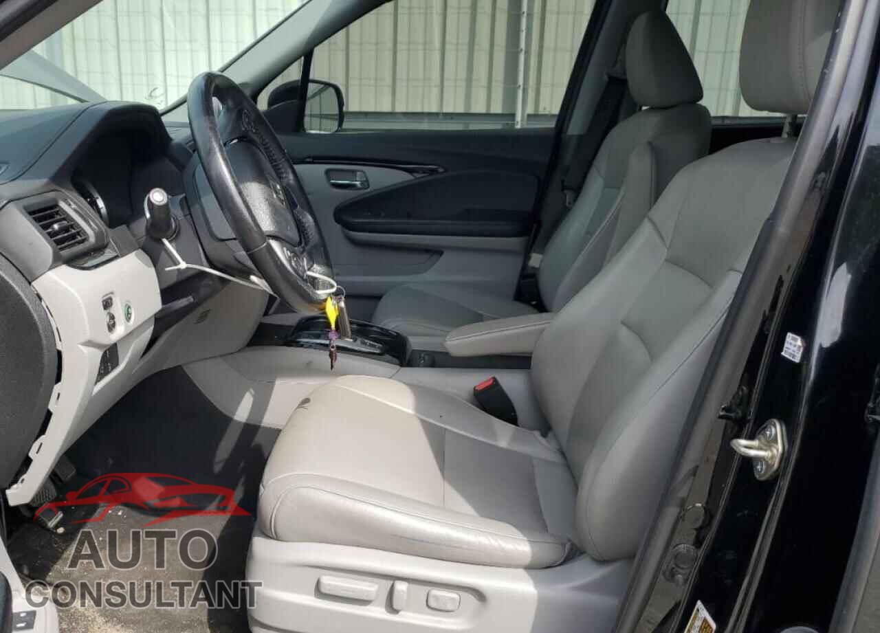 HONDA PILOT 2017 - 5FNYF5H9XHB007522