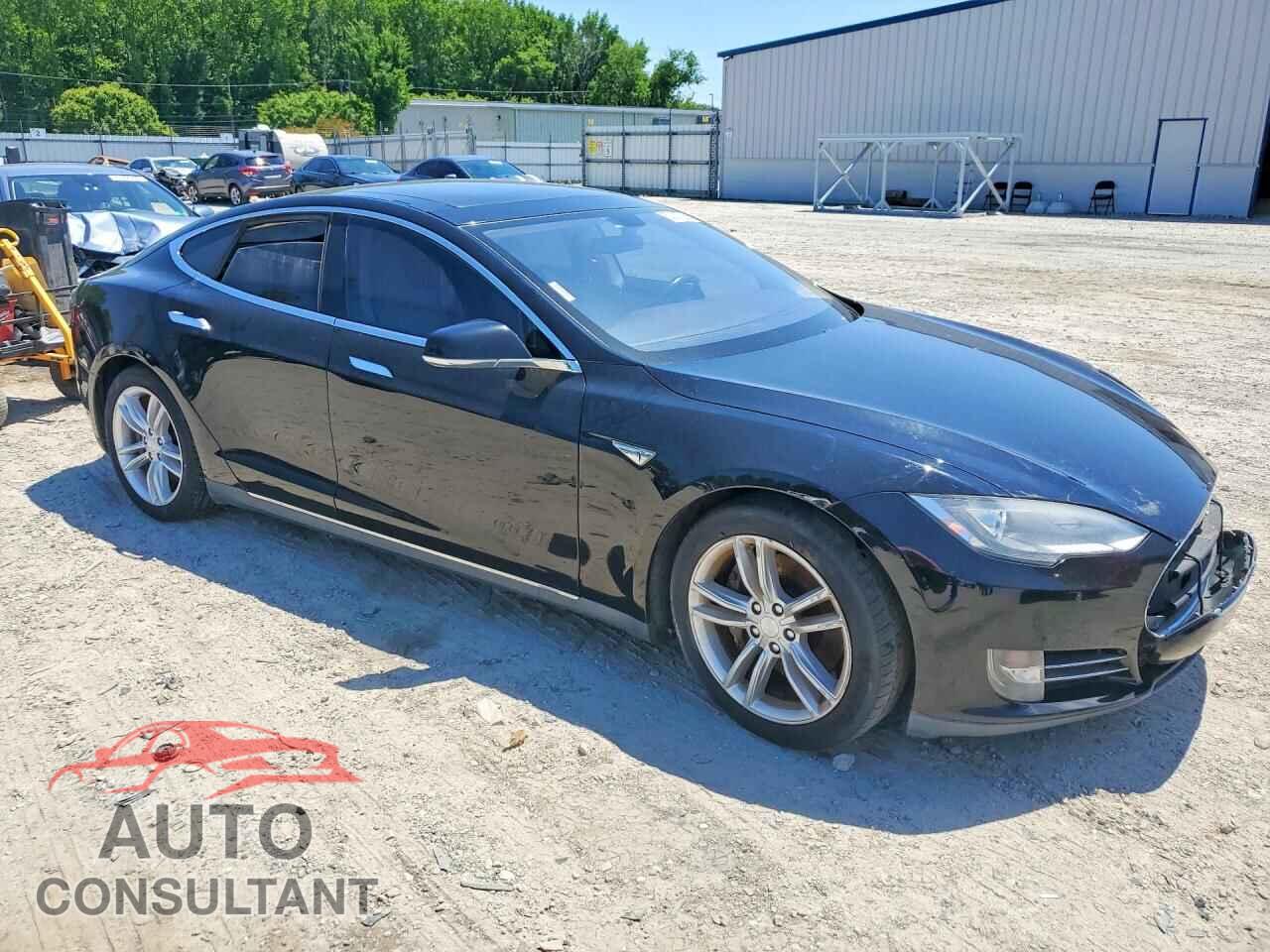 TESLA MODEL S 2014 - 5YJSA1H16EFP45613