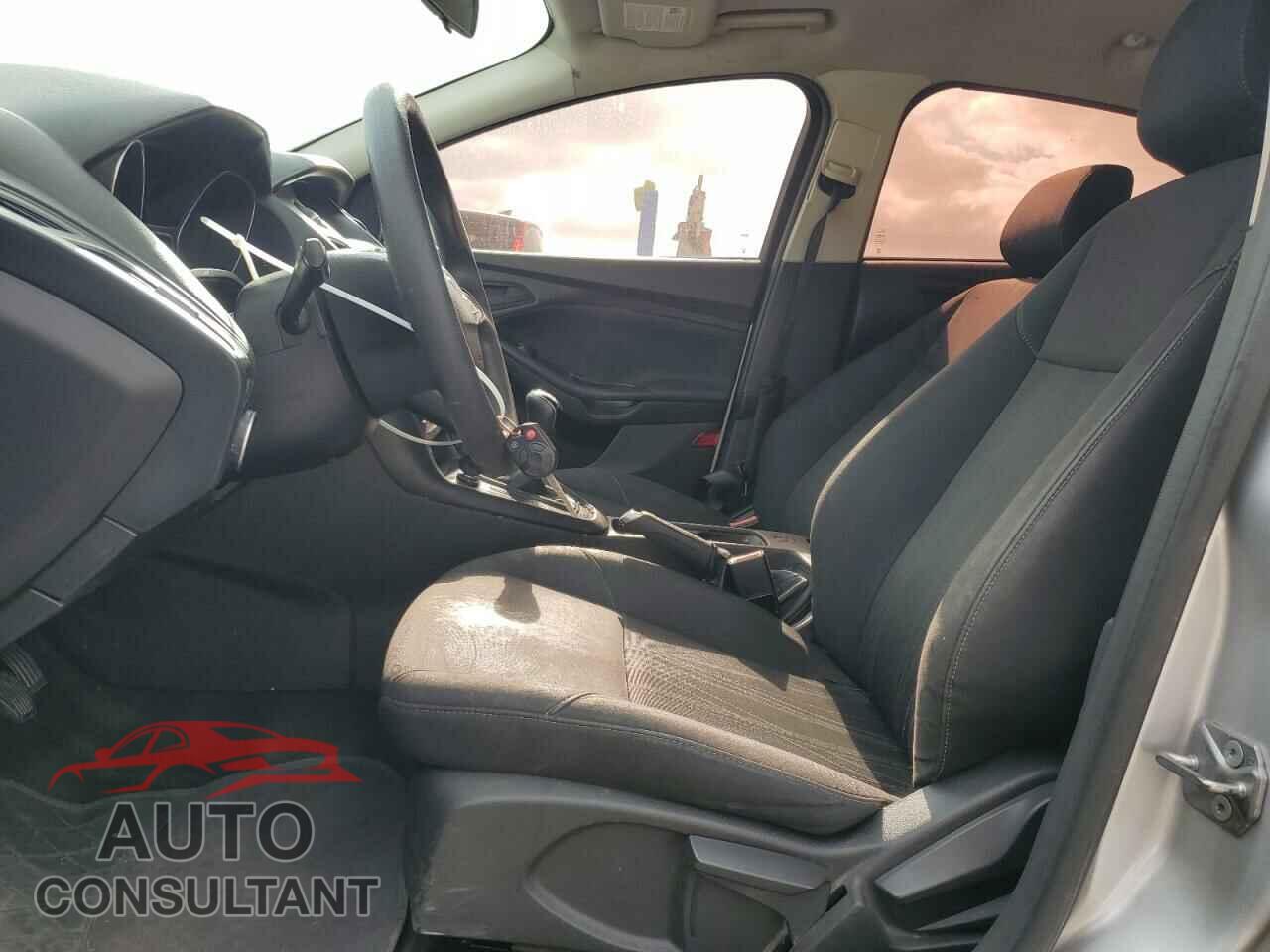 FORD FOCUS 2018 - 1FADP3E21JL270630
