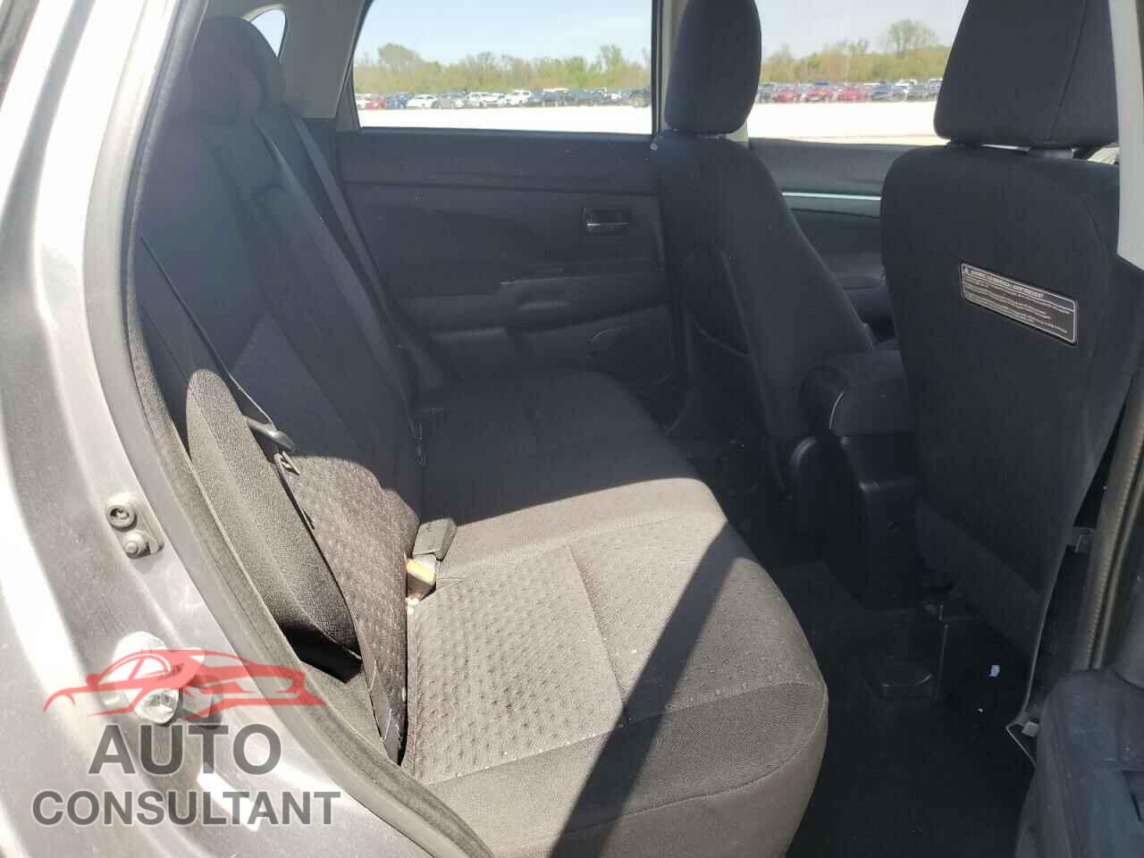 MITSUBISHI OUTLANDER 2011 - JA4AR4AU9BZ011946