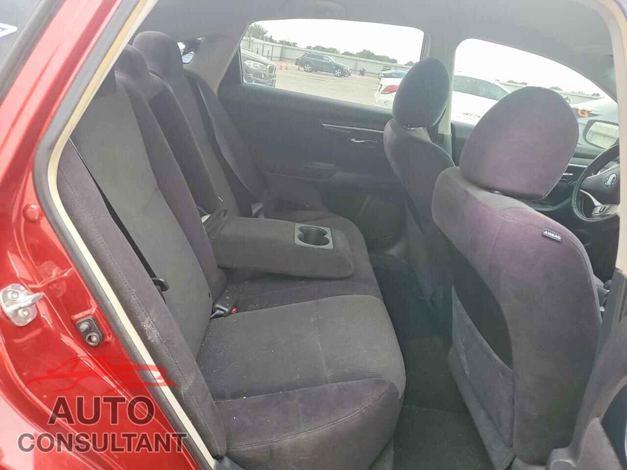 NISSAN ALTIMA 2013 - 1N4AL3AP5DN557672