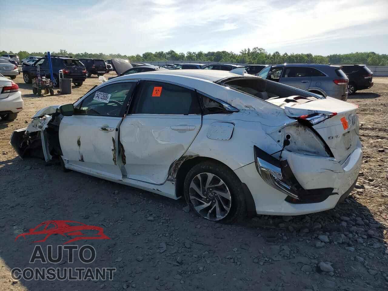 HONDA CIVIC 2018 - 2HGFC2F76JH528965