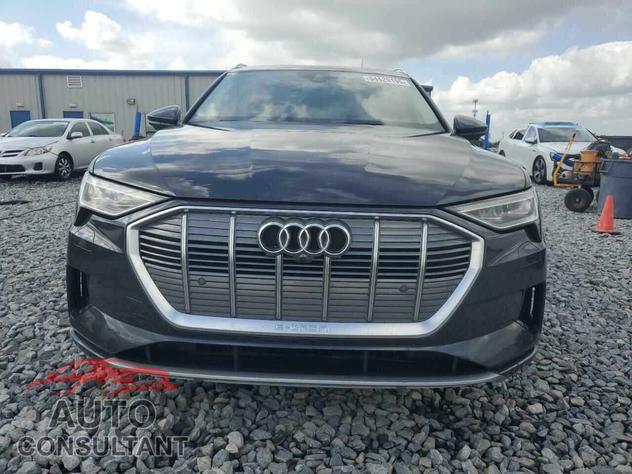 AUDI E-TRON 2019 - WA1LAAGE8KB024694