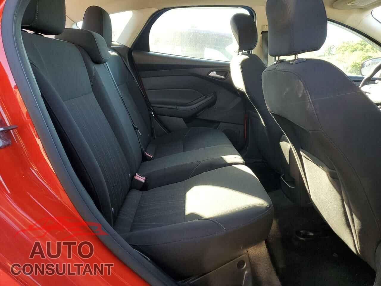 FORD FOCUS 2016 - 1FADP3K20GL276948