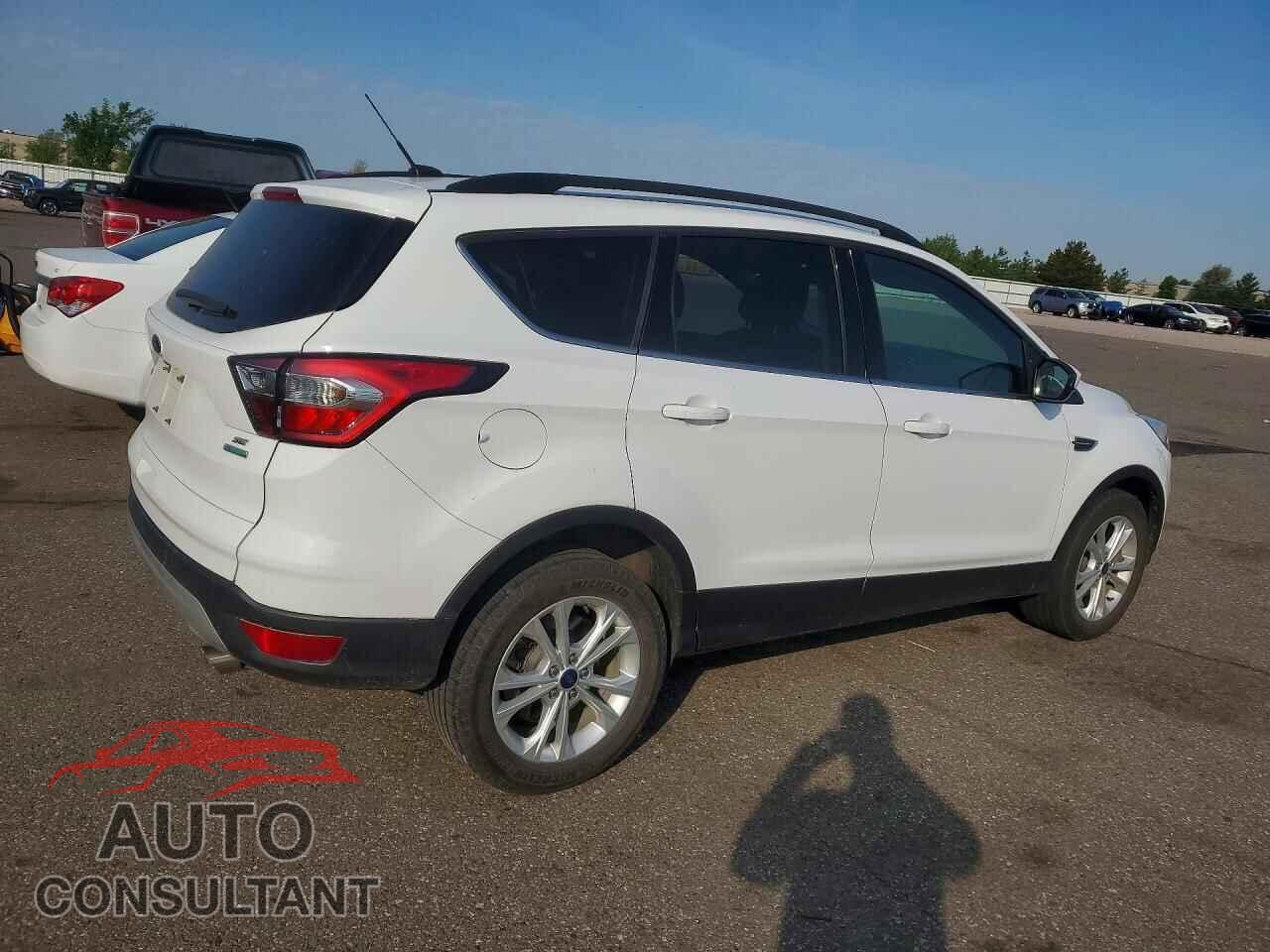 FORD ESCAPE 2017 - 1FMCU0GD6HUB95855