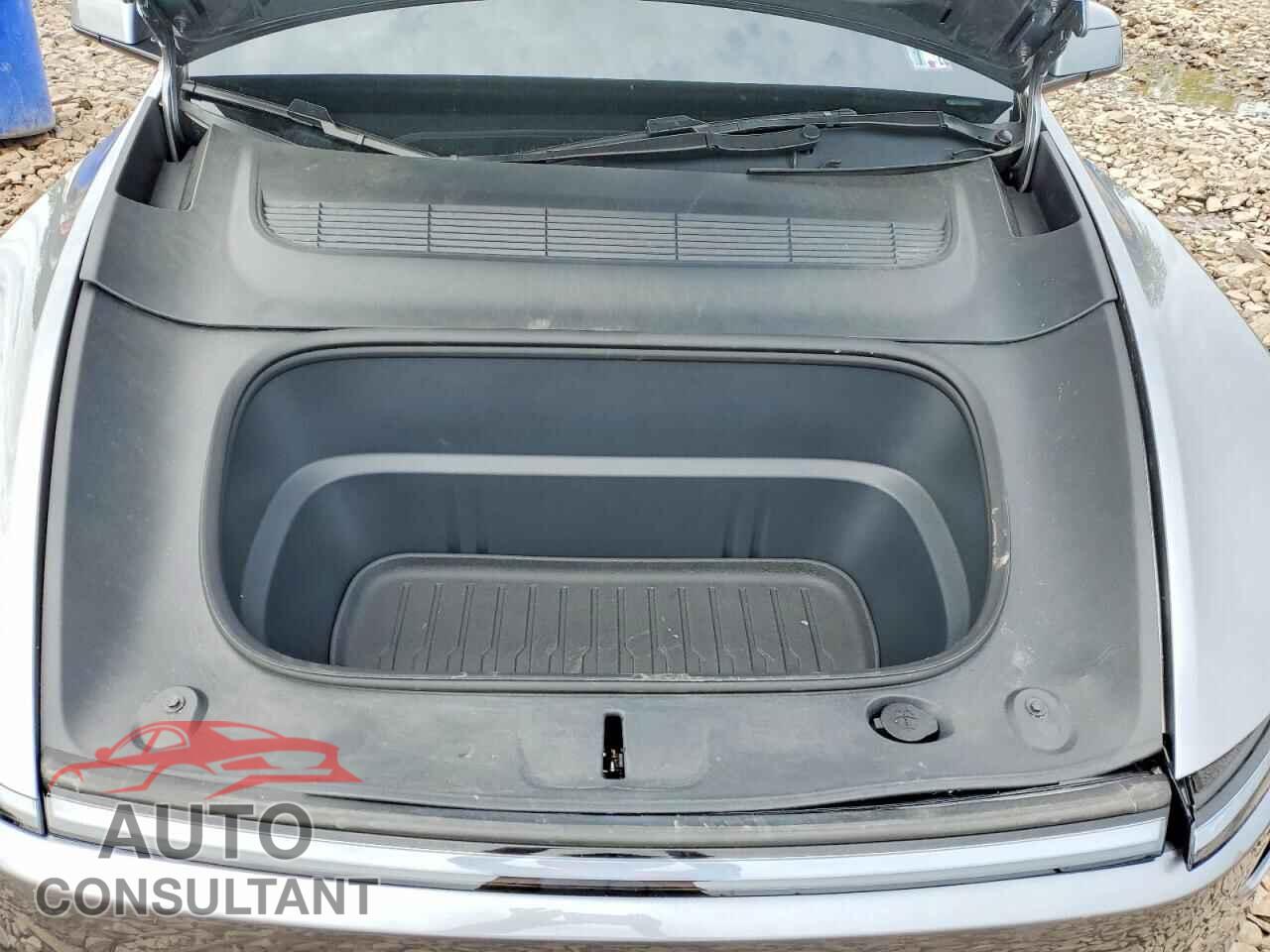 TESLA MODEL Y 2026 - 7SAYGDEE3TF367557