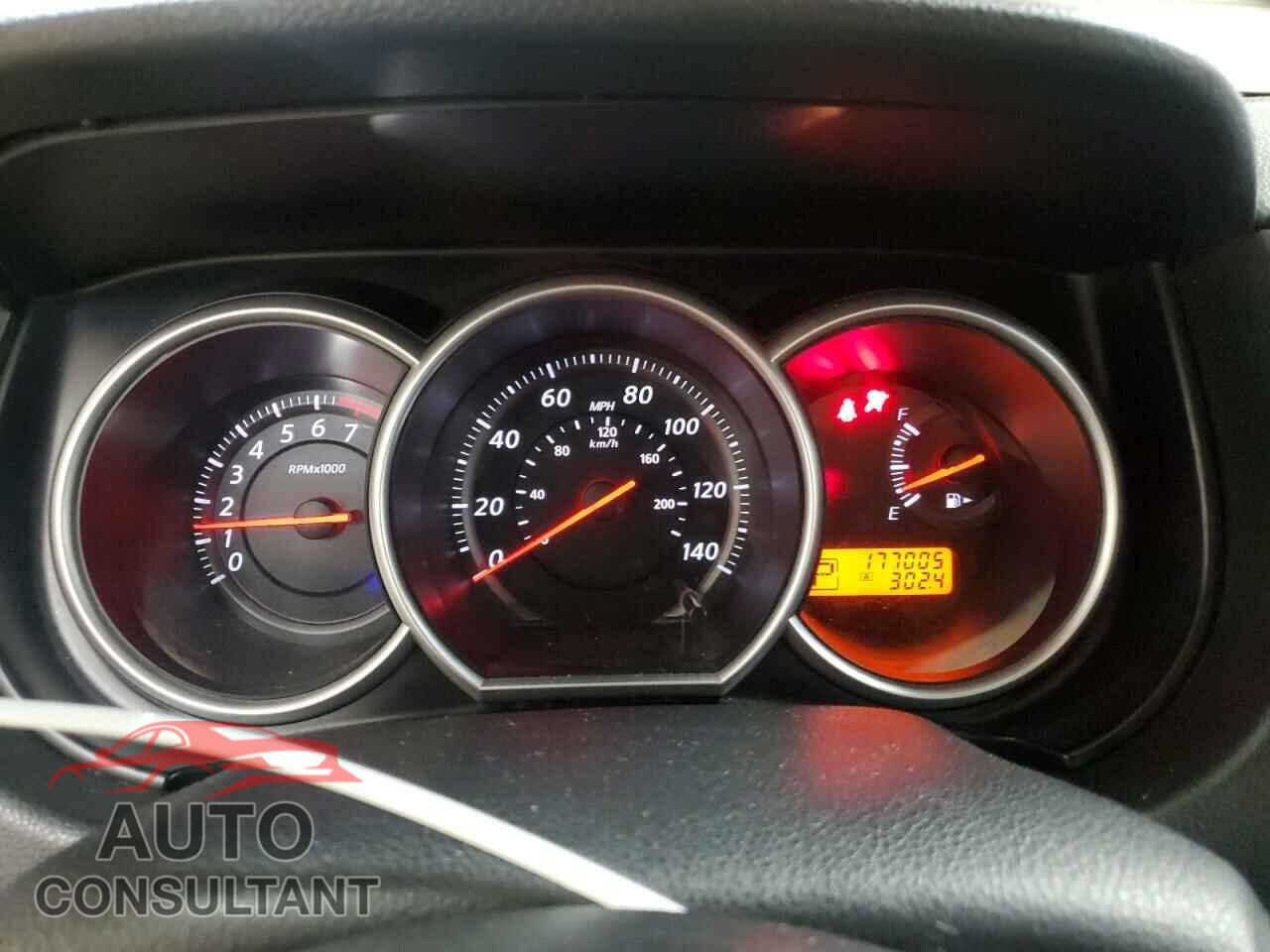 NISSAN VERSA 2011 - 3N1BC1CP6BL438917