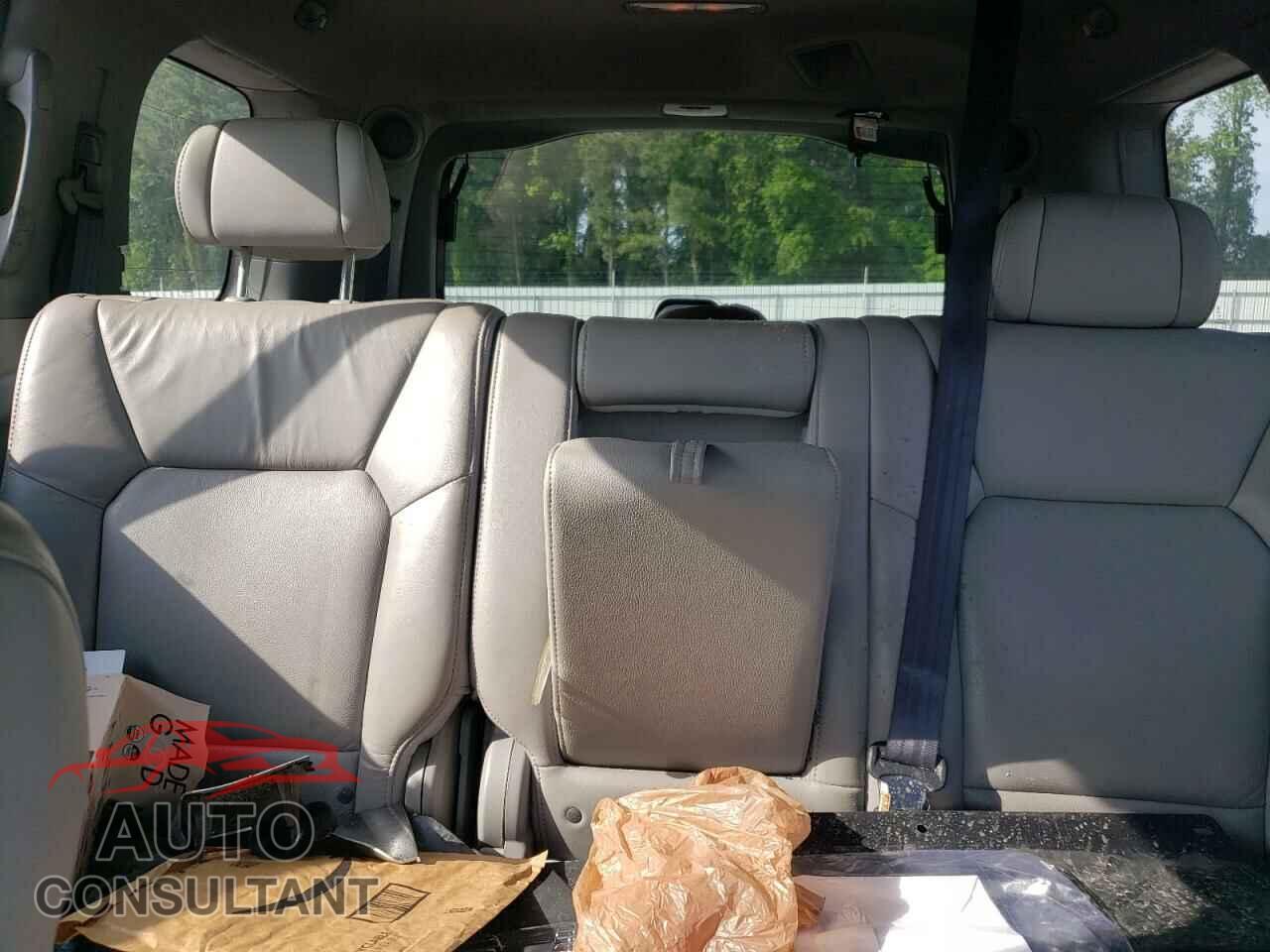 HONDA PILOT 2011 - 5FNYF4H99BB105507