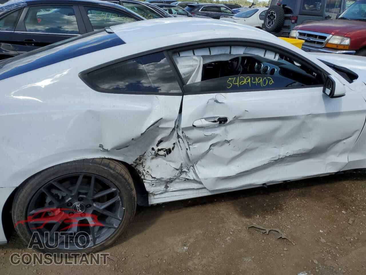 FORD MUSTANG 2018 - 1FA6P8CF9J5145892