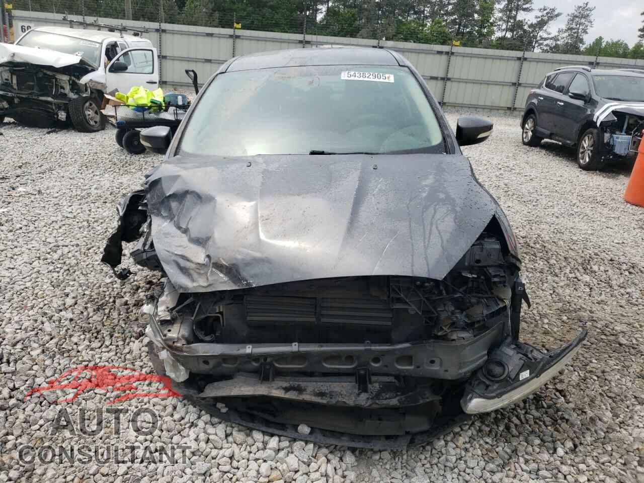 FORD FOCUS 2017 - 1FADP3F22HL221154