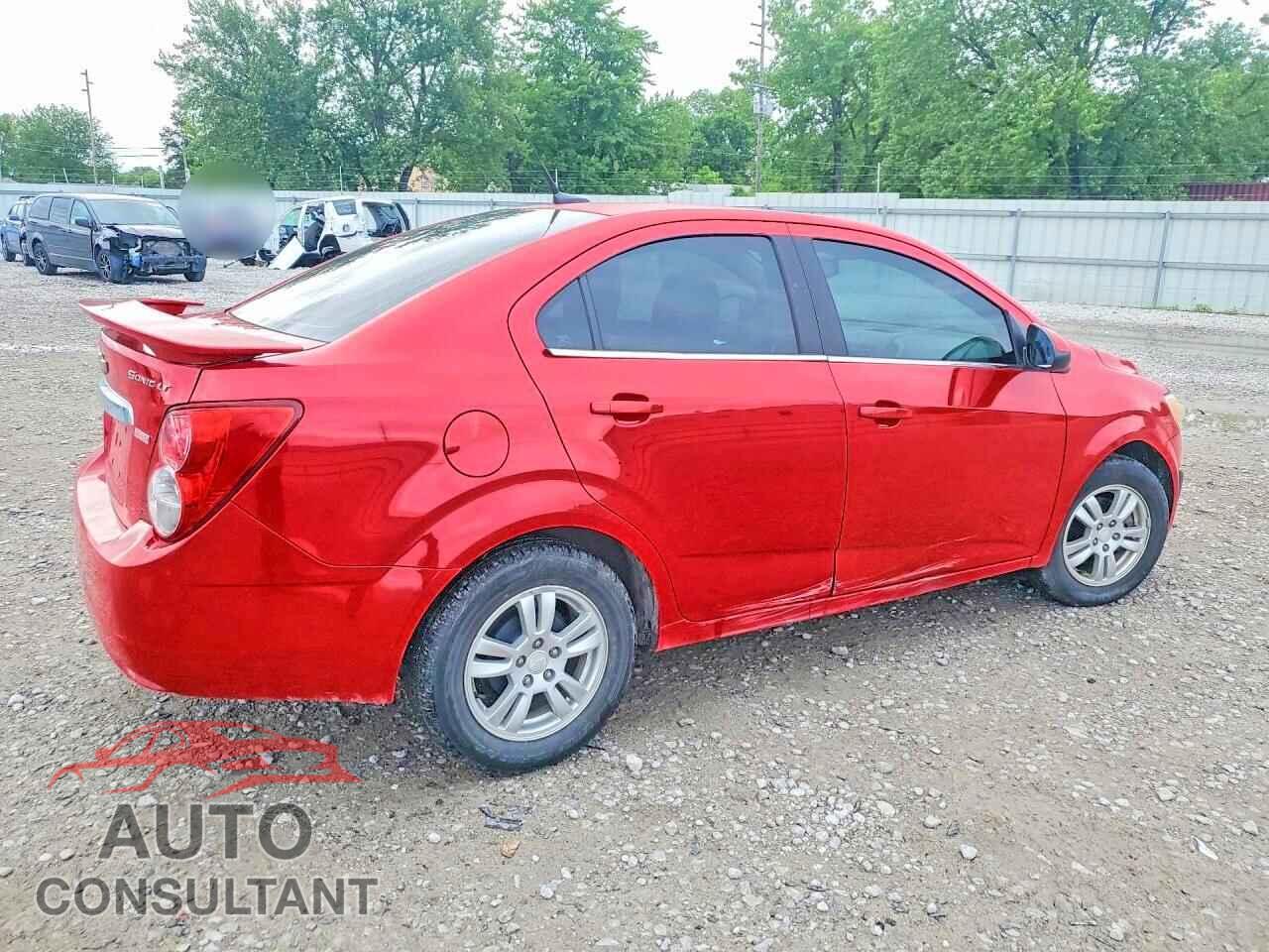 CHEVROLET SONIC 2013 - 1G1JC5SB3D4217332