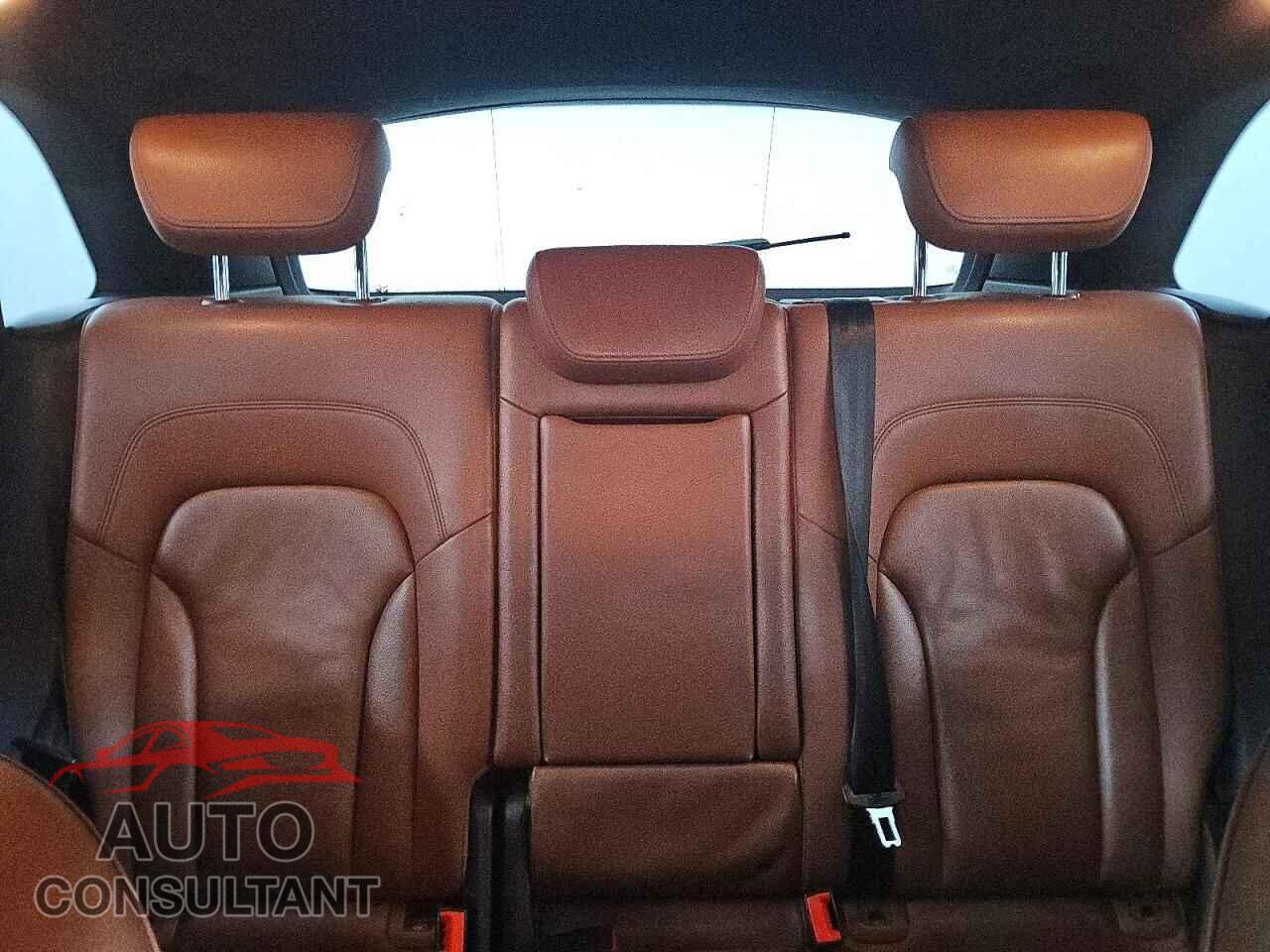 AUDI Q5 2010 - WA1CKAFP2AA087536