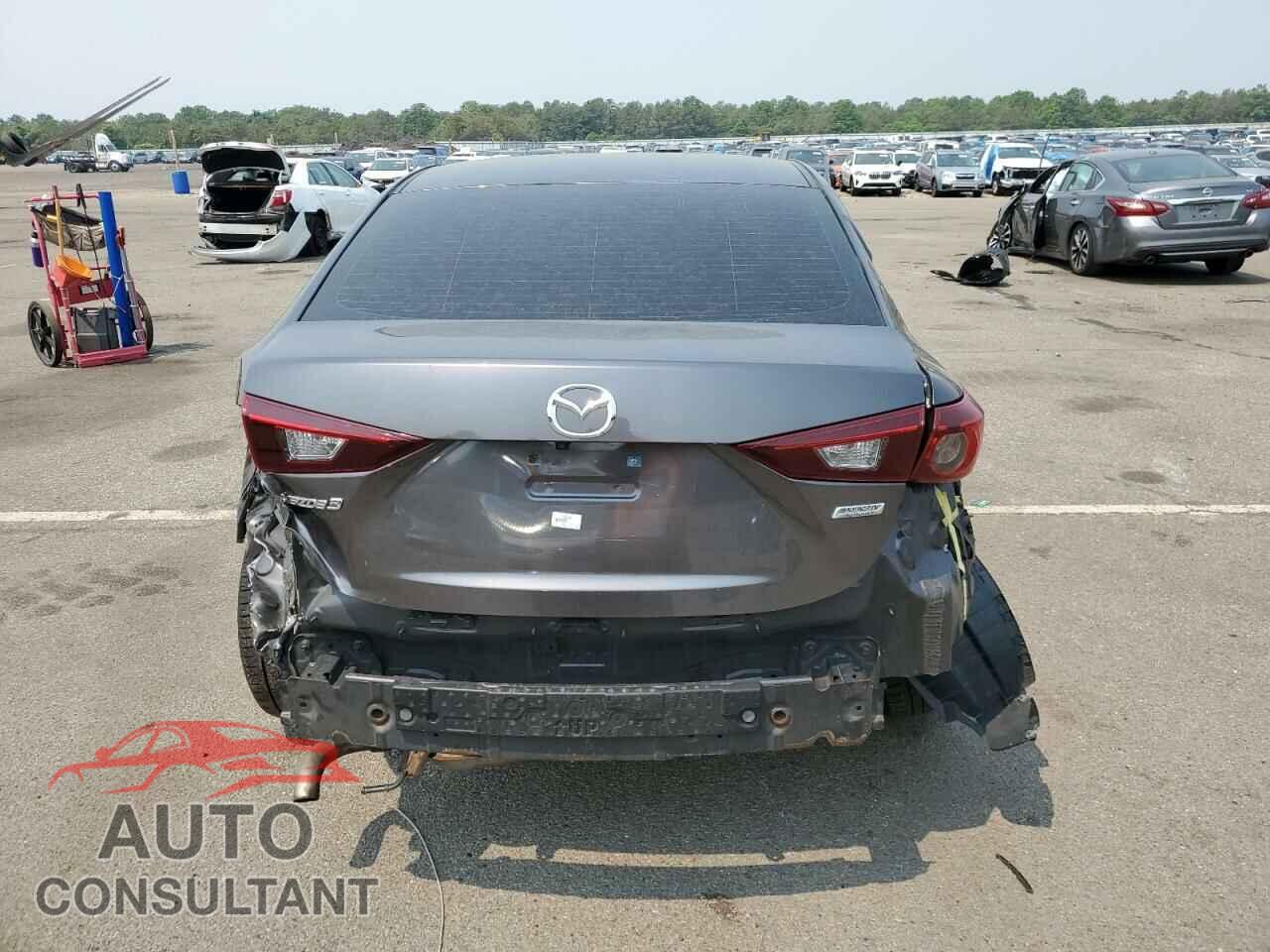 MAZDA 3 2018 - 3MZBN1U71JM224249